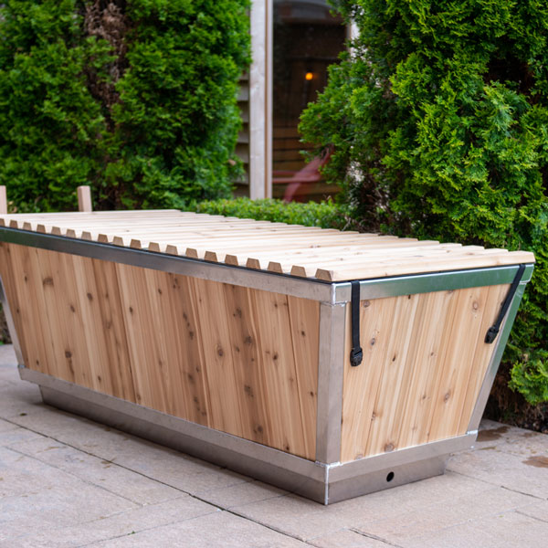 The Polar Plunge Tub — photo 5 of 7